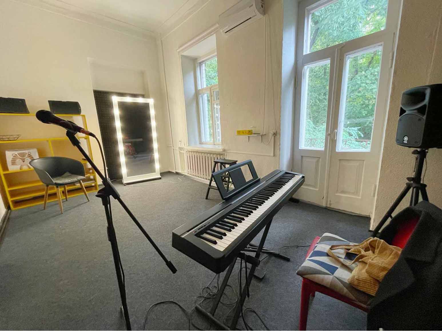 Оренда кабінету для уроків вокалу